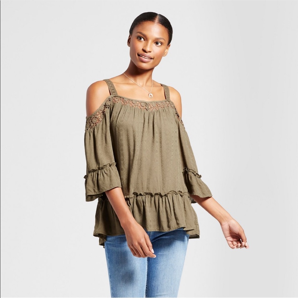 Cold shoulder lace yoke ruffle hem blouse